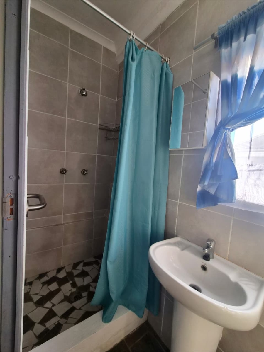 2 Bedroom Property for Sale in Stilbaai Oos Western Cape